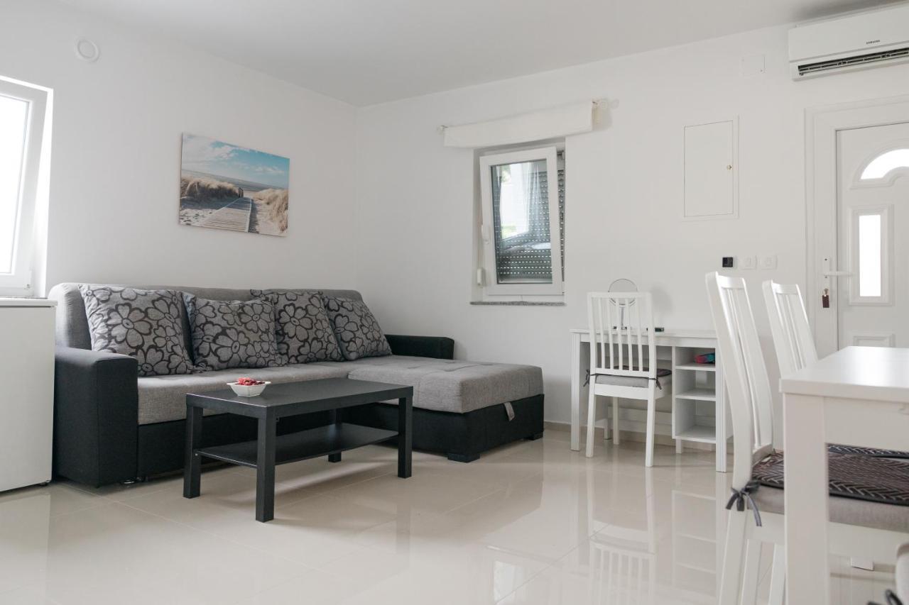 Apartments Zanic With Private Swimming Pool And Sea View Starigrad Exterior photo