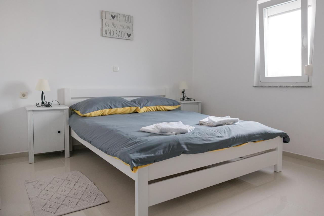 Apartments Zanic With Private Swimming Pool And Sea View Starigrad Exterior photo